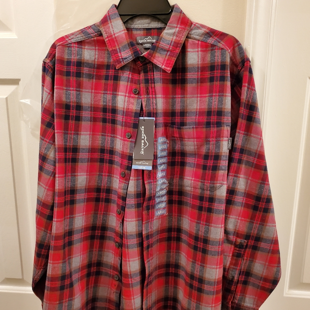 SZ L  EDDIE BAUER MEN'S  BRISTOL CHEST POCKET PLAI